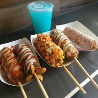 Foto diambil di Cruncheese Korean Hot Dog oleh Edna L. pada 10/11/2021