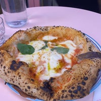 3/20/2023 tarihinde Meshaziyaretçi tarafından Dalmata Pizza'de çekilen fotoğraf