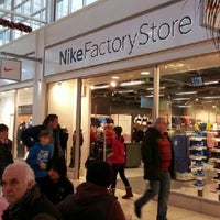 nike factory straiton