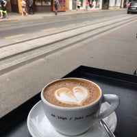 Foto tirada no(a) Eli&amp;#39;s Caffe por Lulwa em 8/13/2019