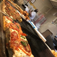 Photo prise au Pizza Town par Dan V. le9/1/2020