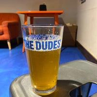Foto tirada no(a) The Dudes&amp;#39; Brewing Company (Valencia, CA) por Scott J. em 1/21/2020