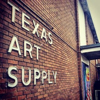 Foto tirada no(a) Texas Art Supply por Xavier P. em 2/12/2013