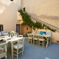 Foto tirada no(a) Rosemary Restaurant Santorini por Rosemary Restaurant Santorini em 7/13/2017