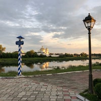 Das Foto wurde bei гостиница и ресторан &amp;quot;Остров-Парк&amp;quot; von Dim am 7/15/2018 aufgenommen