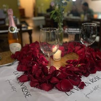 Foto tirada no(a) Restaurant La Vie en Rose por Karla E. em 11/12/2022
