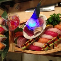 Foto tirada no(a) Mizumi Hibachi &amp;amp; Sushi por Jimmy L. em 4/17/2013