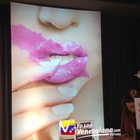 Photo taken at Beautik Experience Make-Up by Yo soy venezolano E. on 1/22/2013