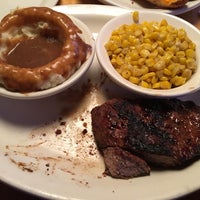 Photo taken at Texas Roadhouse by Manny P. on 11/27/2016