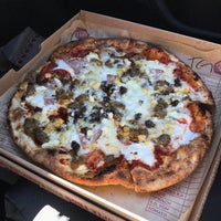 1/25/2017 tarihinde Aaron T.ziyaretçi tarafından Mod Pizza'de çekilen fotoğraf