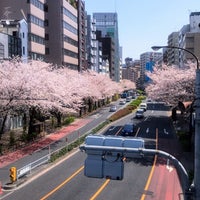 Photo taken at Shibuyabashi Intersection by Manami on 4/6/2019