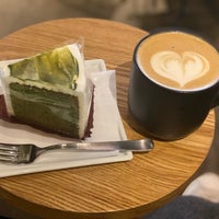 Photo taken at Starbucks Reserve Bar by Manami on 1/11/2023