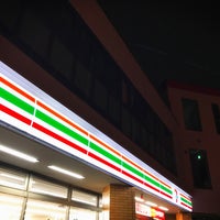 Photo taken at 7-Eleven by Manami on 3/26/2017