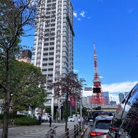 Photo taken at 赤羽橋南交差点 by Manami on 11/7/2023
