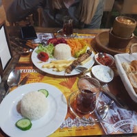 Das Foto wurde bei Keyif Restaurant von Камиль С. am 6/13/2018 aufgenommen