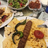 Das Foto wurde bei Barbeque Time Mangalbaşı Restaurant von Ezgi B. am 8/21/2016 aufgenommen