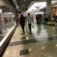 Foto tirada no(a) Shopping Center Penha por Michelle P. em 10/29/2017