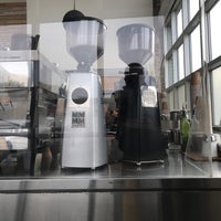 Photo taken at Blue Bottle Coffee by Kent on 10/13/2021