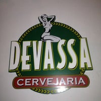 รูปภาพถ่ายที่ Devassa Cervejaria โดย Pollyanna V. เมื่อ 5/15/2013