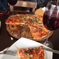 3/22/2015 tarihinde Alex D.ziyaretçi tarafından Sette Pizza'de çekilen fotoğraf