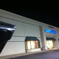 Photo taken at Goodwill Buckhead by Dagrahynd M. on 1/5/2013