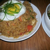 Photo taken at Street Kitchen Asian Bistro by 🎀 on 10/21/2012