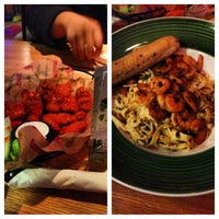 Photo taken at Applebee&amp;#39;s Grill + Bar by Romeo G. on 2/10/2013