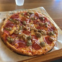 10/13/2018 tarihinde Dionisia T.ziyaretçi tarafından Blaze Pizza'de çekilen fotoğraf
