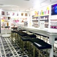 Photo taken at Sugar Factory by Anna J. on 6/7/2016