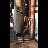 5/27/2017 tarihinde Carmen R.ziyaretçi tarafından Alice Cooper&amp;#39;stown Rock and Roll Sports Grill'de çekilen fotoğraf