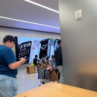 Photo taken at Apple Queens Center by mohammed s. on 7/30/2022