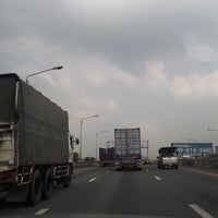 Photo taken at Not Easy To Pass Lane @ Rama 2 Exit Toll by Khae D. on 10/8/2018