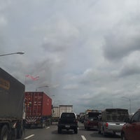 Photo taken at Not Easy To Pass Lane @ Rama 2 Exit Toll by Khae D. on 8/15/2018