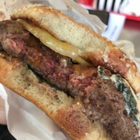 Photo taken at Black Cab Burger by Nuno R. on 6/29/2018