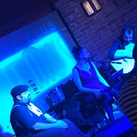 Photo taken at Fat Mo&amp;#39;s Restaurant &amp;amp; Music Pub by Nuno R. on 4/1/2018