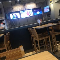 Photo taken at Buffalo Wild Wings by DjFabrice Y. on 8/6/2018