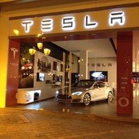 Photo taken at Tesla Store by Roger K. on 11/15/2013