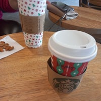 Photo taken at Starbucks by Meryem on 12/18/2022