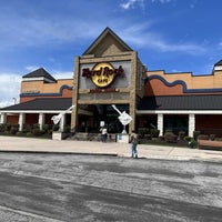 Photo taken at Hard Rock Cafe Pigeon Forge by Michelle D. on 4/14/2023
