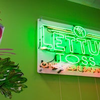 Das Foto wurde bei Lettuce Toss It von Lettuce Toss It am 9/18/2017 aufgenommen