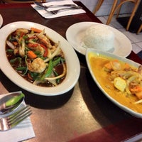 รูปภาพถ่ายที่ House of Thai Cuisine โดย Andrew A. เมื่อ 9/16/2014