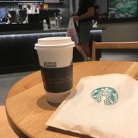 Photo taken at Starbucks by Sul✈️ on 9/8/2018