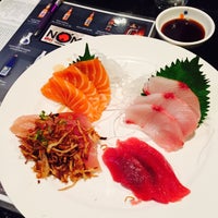 Foto scattata a Nomura Sushi da Mandy R. il 9/26/2015