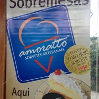 รูปภาพถ่ายที่ Amoratto Sorvetes Artesanais โดย Henrique A. เมื่อ 12/1/2012