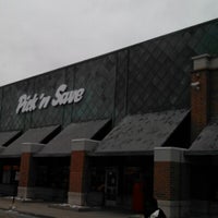 Pick N Save Grocery Store In Riverwest