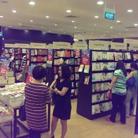 Photo taken at Popular Bookstore by Mun Choon Y. on 5/10/2014