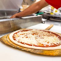 Foto diambil di Colonna&amp;#39;s Pizza &amp;amp; Pasta oleh Colonna&amp;#39;s Pizza &amp;amp; Pasta pada 8/28/2017