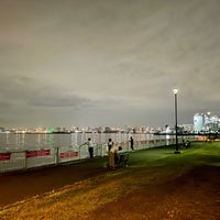 Photo taken at 若洲海浜公園 釣場 by K. N. on 10/16/2022