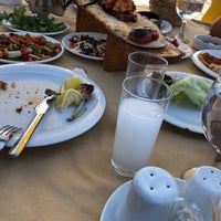 Das Foto wurde bei Kolcuoğlu Restaurant von Mustafa am 9/16/2018 aufgenommen