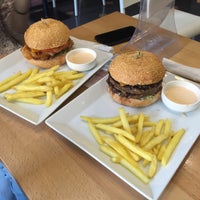 Foto tirada no(a) Starsky Grill &amp;amp; Burgers por Stanislav L. em 9/22/2015